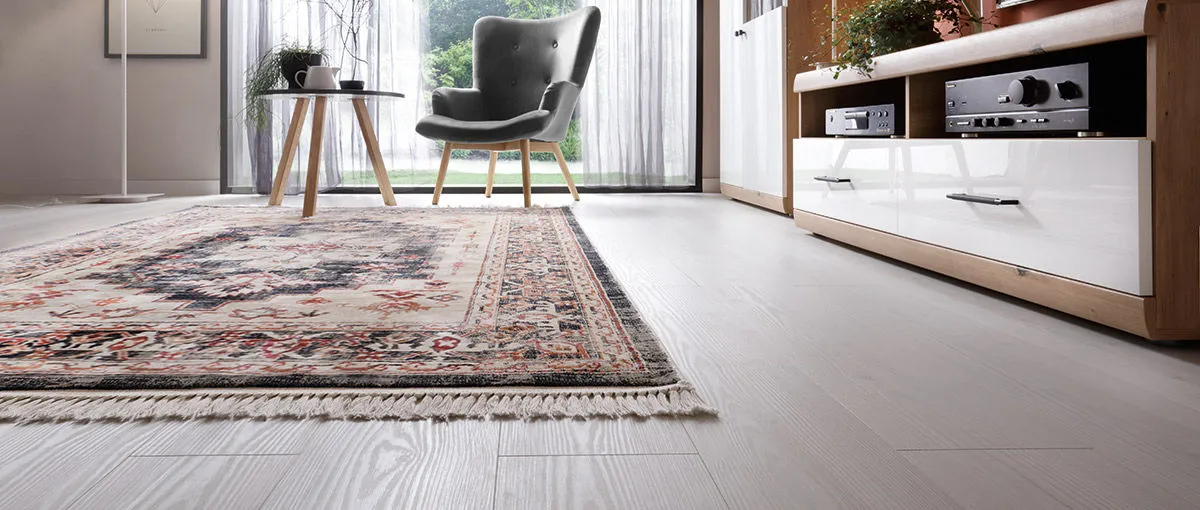 Jaki kolor mebli do szarych paneli? Odkryj idealne połączenia kolorystyczne