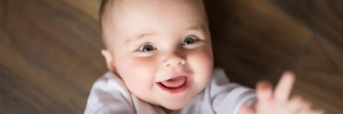 Skok rozwojowy 4 miesiąc objawy: co musisz wiedzieć o zmianach dziecka