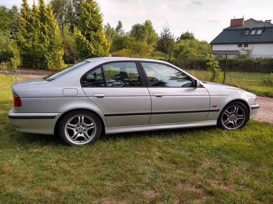 BMW 540i E39 - kluczowe informacje, które musisz znać przed zakupem