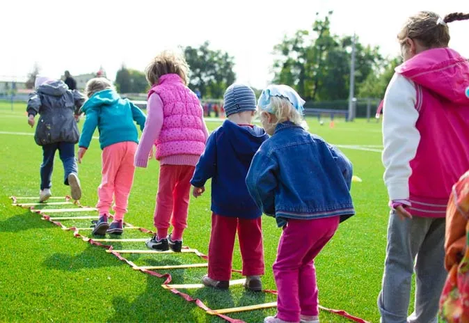 Zajęcia z integracji sensorycznej: Jak pomóc dziecku w rozwoju?