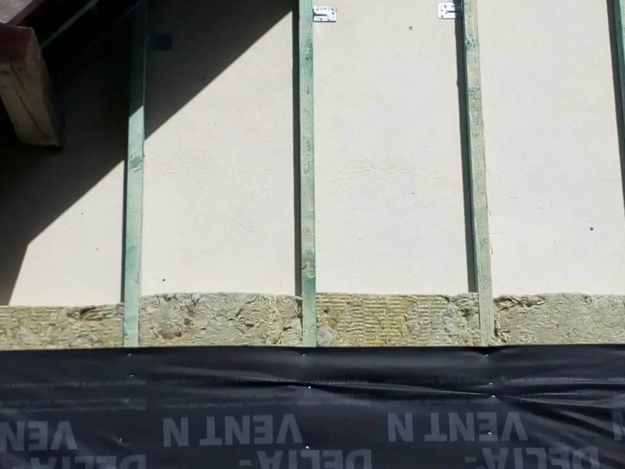 Jaka wełna na elewacje? Odkryj najlepsze opcje izolacji budynków