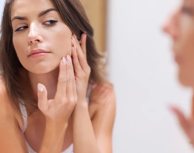 Skuteczne sposoby na pryszcze - jak się pozbyć ich raz na zawsze