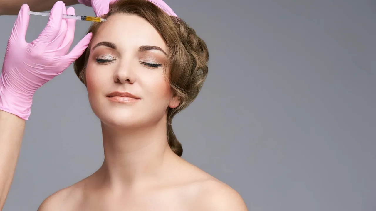 Ile kosztuje botox na czoło? Sprawdź ceny i co wpływa na koszt