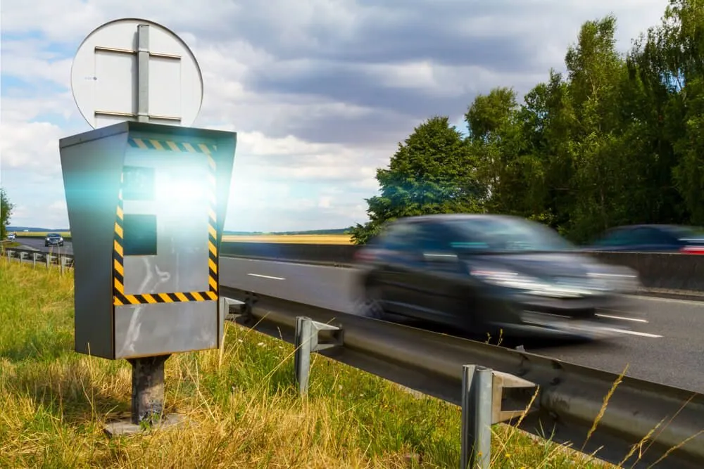 Ile czasu na zapłacenie mandatu z fotoradaru? Nie przegap terminu!