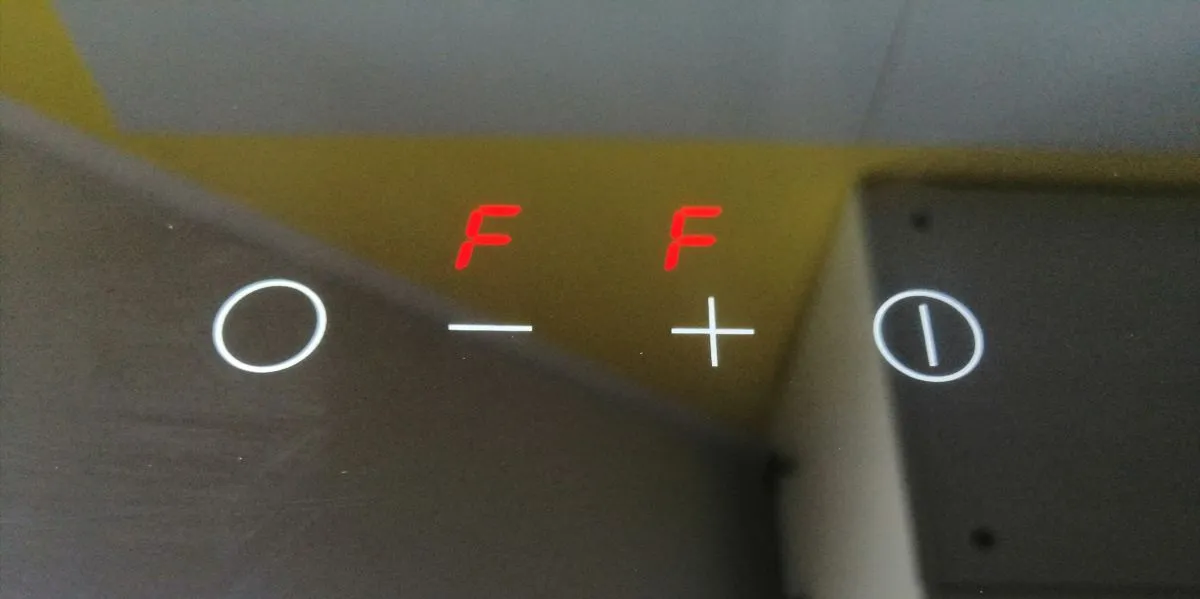 Co oznacza F na płycie indukcyjnej - rozwiąż problem samodzielnie
