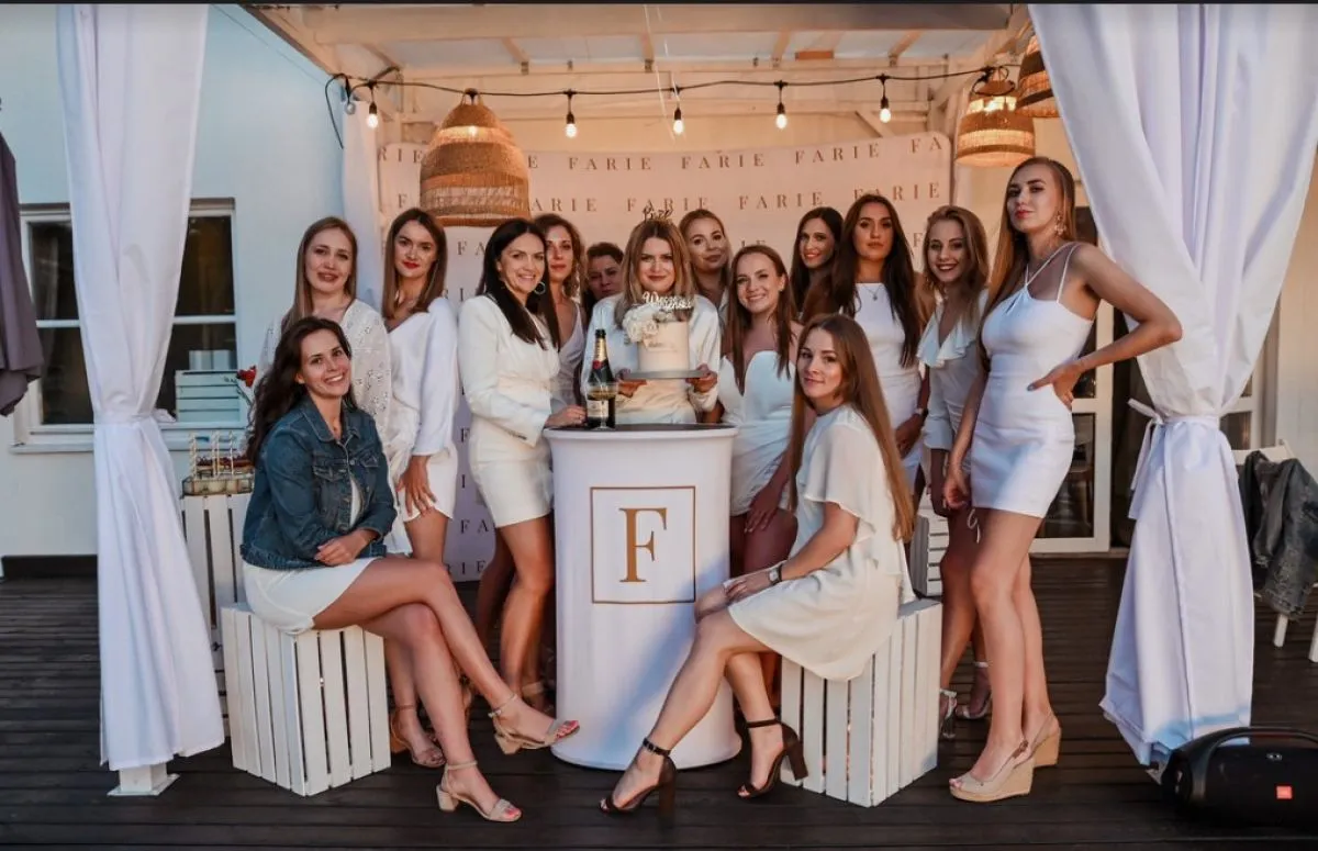 Co ubrać na panieński: stylizacje, które zachwycą każdą przyszłą pannę młodą!