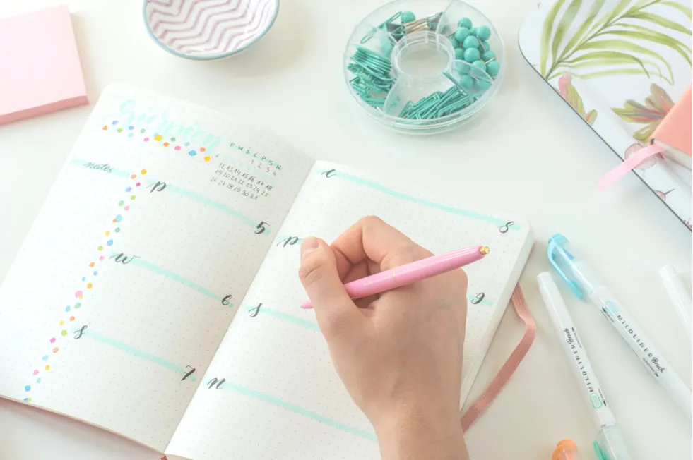 Inspirujące strony do bullet journal: kreatywne pomysły i układy