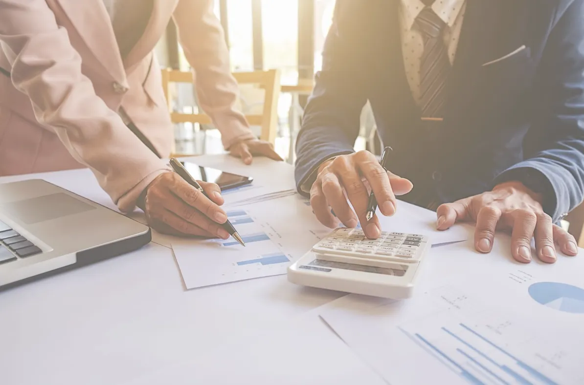 Jak współpracować z profesjonalistami, aby odzyskać należności i uporządkować finanse?