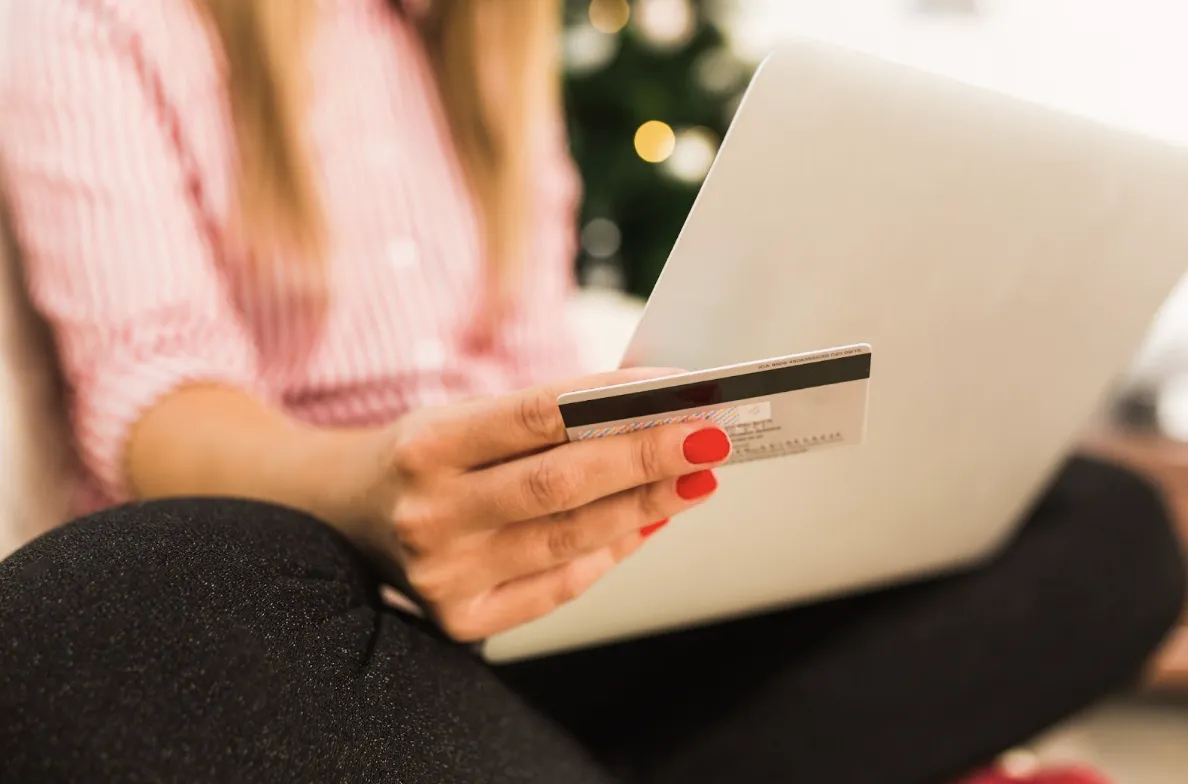 Polowanie na okazje online i offline – gdzie naprawdę opłaca się szukać promocji