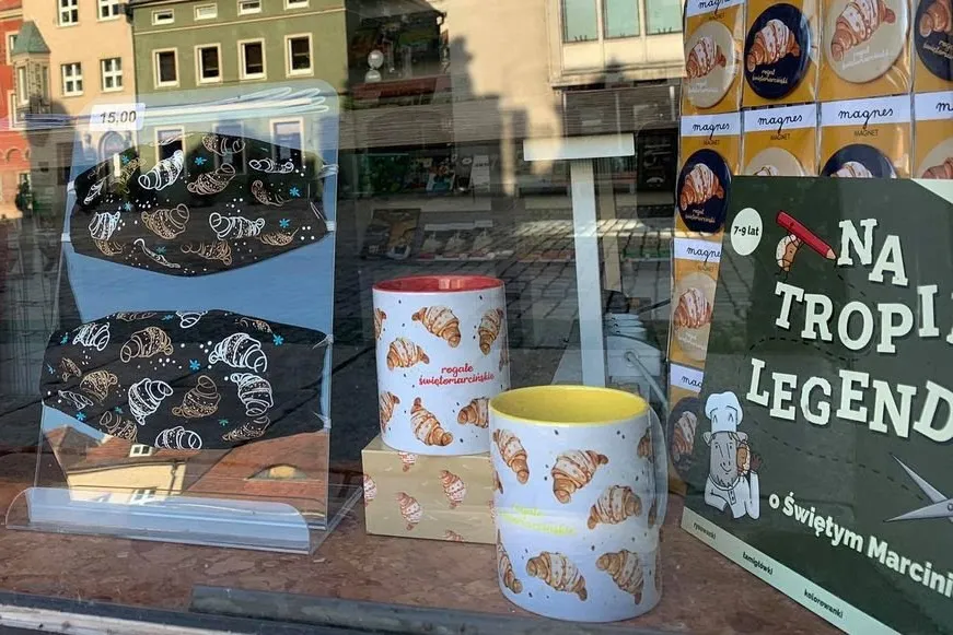 Gdzie kupić pamiątki z Poznania? Odkryj najlepsze miejsca i skarby