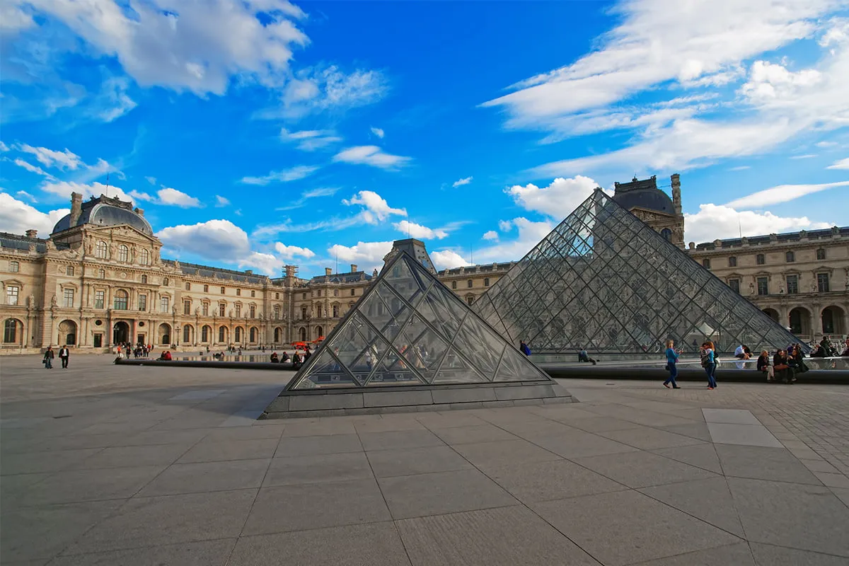Ile czasu na zwiedzanie Luwru? Sprawdź, by nie stracić okazji! Ile czasu na zwiedzanie Luwru? Sprawdź, by nie stracić okazji!