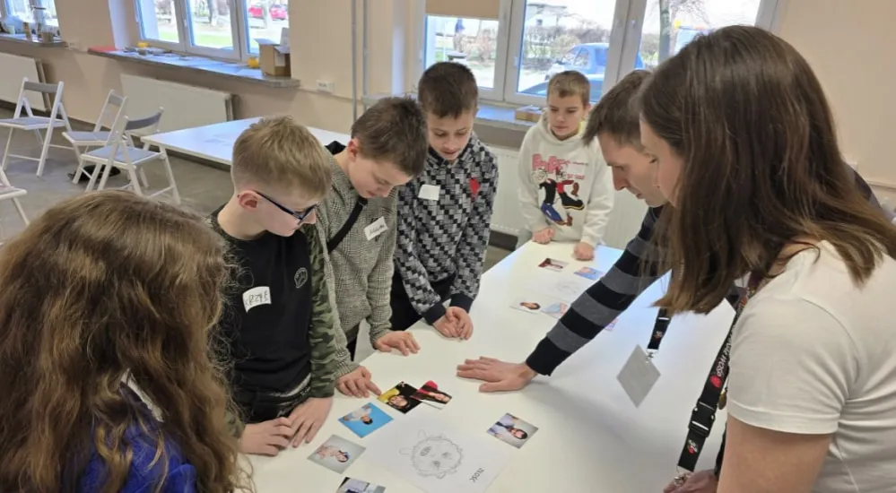 Jak rozmawiać z dzieckiem o emocjach, by nie zniechęcić go do wyrażania uczuć