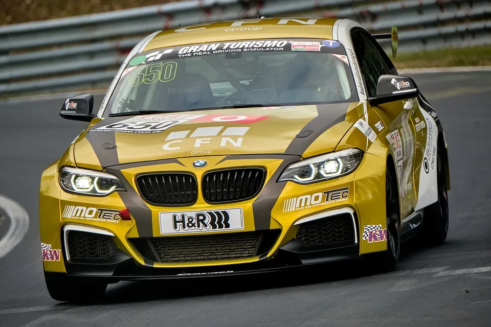 Najlepsze gadżety BMW, które musi mieć każdy fan motorsportu