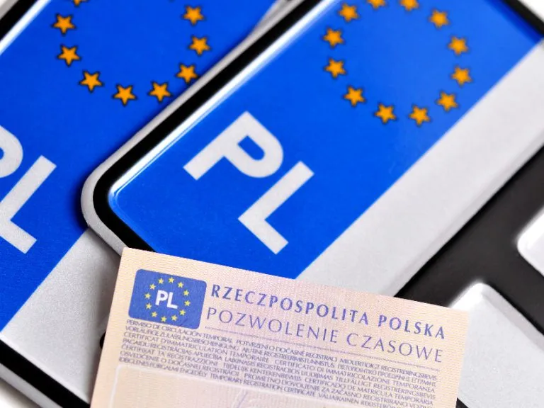 Ile na przerejestrowanie samochodu? Uniknij kosztownych błędów