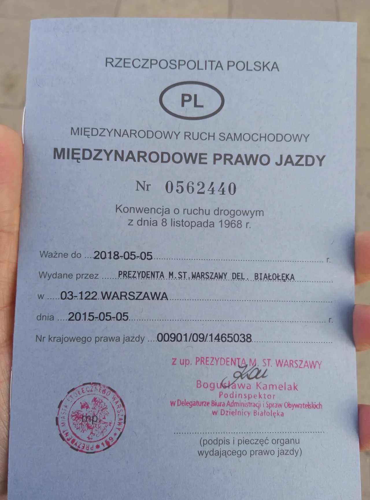 Jak wygląda międzynarodowe prawo jazdy? Kluczowe informacje i szczegóły