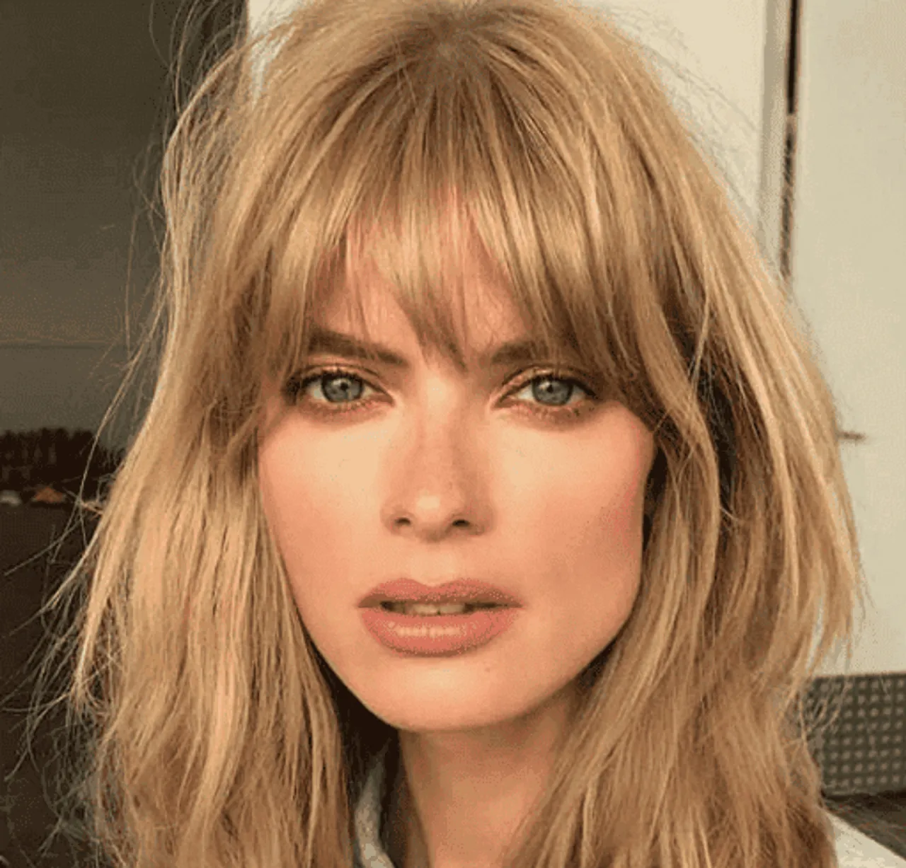 Jak dobrze ułożyć grzywkę: najlepsze techniki, które zaskoczą każdego Jak dobrze ułożyć grzywkę: najlepsze techniki, które zaskoczą każdego