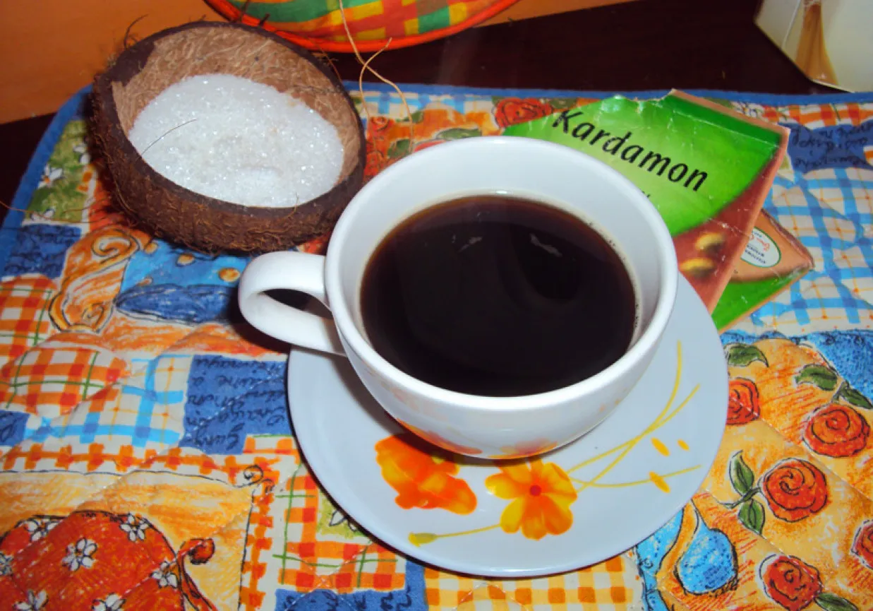 Jak zrobić pyszną kawę z kardamonem – prosty przepis i porady dla smakoszy