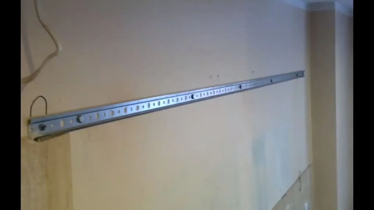 Jak zamontować listwę do mebli kuchennych bez zbędnych problemów