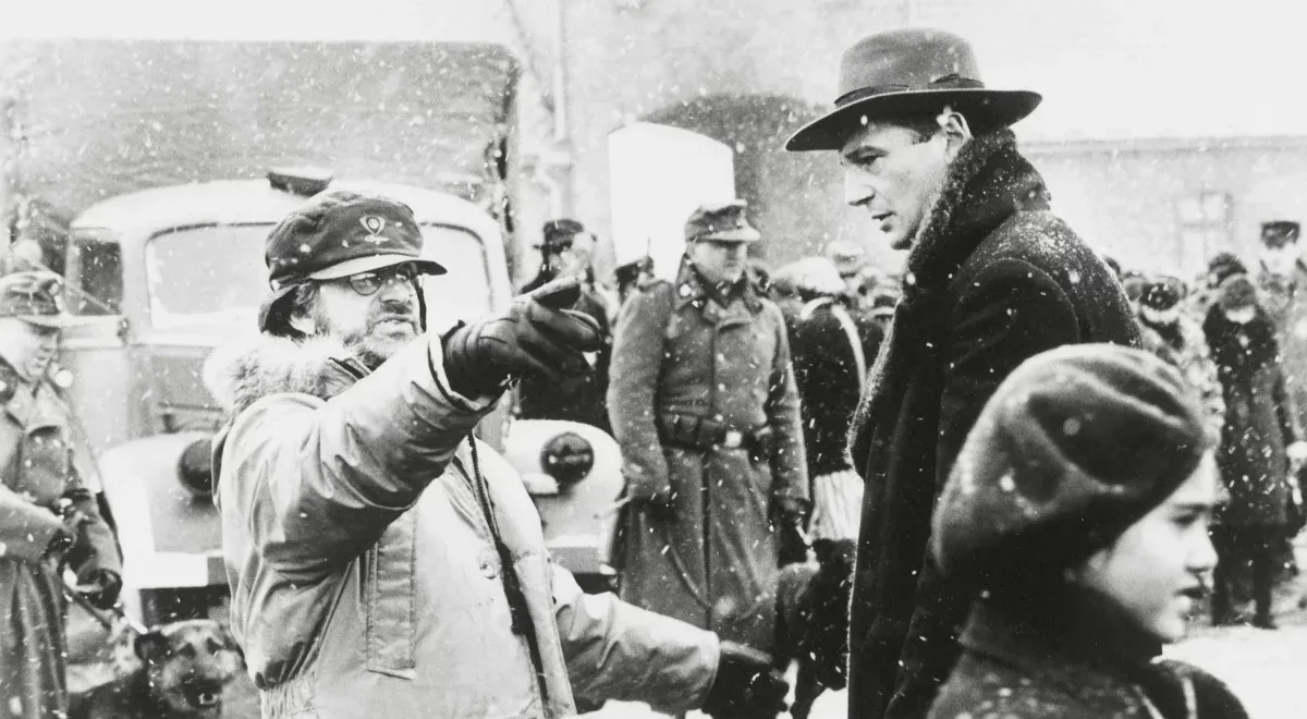 Steven Spielberg jako reżyser Listy Schindlera - jego wpływ na film