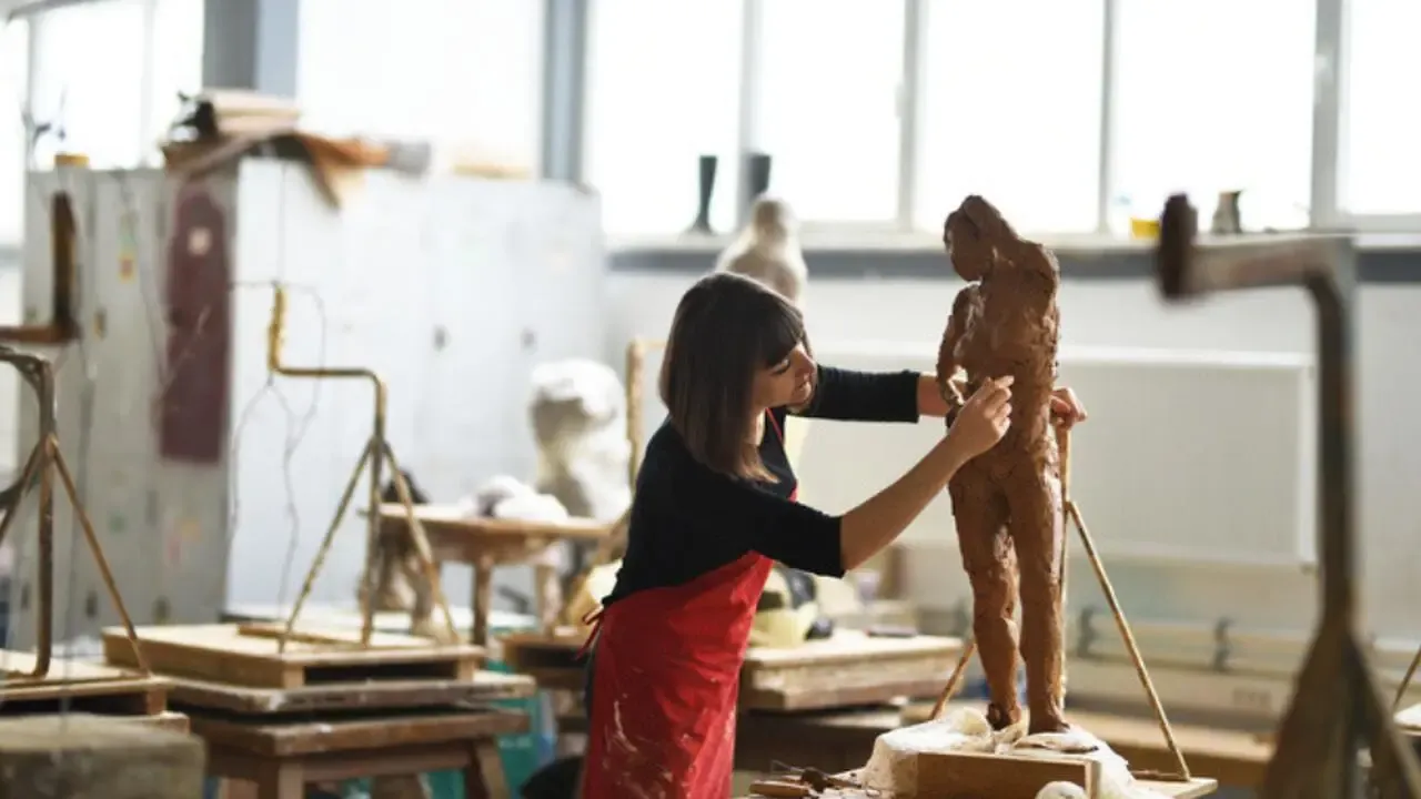 Rzeźby z gliny samoutwardzalnej: proste projekty dla dzieci i dorosłych