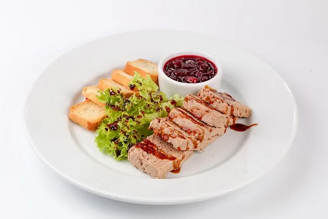 Ile kalorii ma pasztet? Zaskakujące różnice między rodzajami!