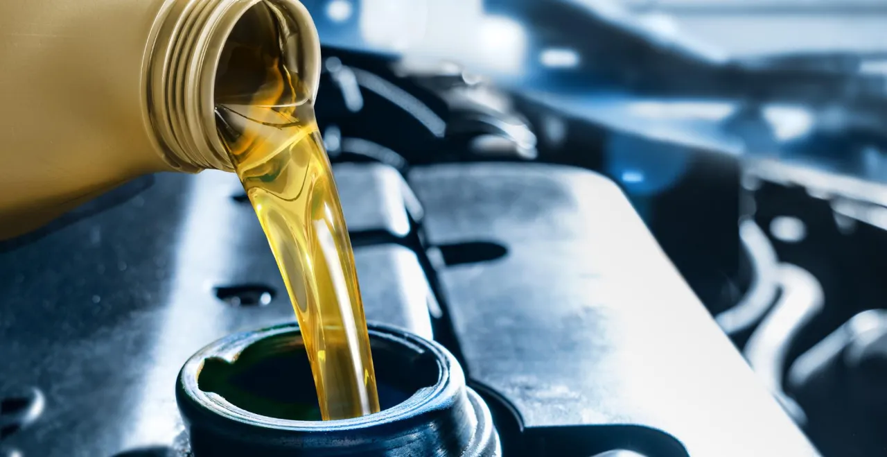 Kiedy dolewać olej do silnika, aby uniknąć poważnych uszkodzeń?