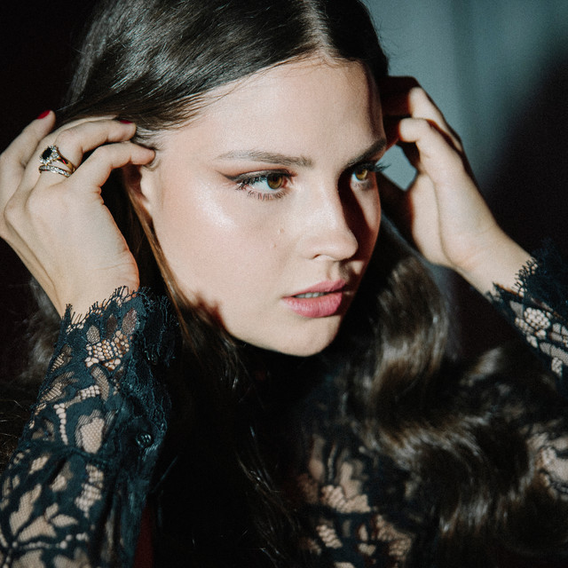 Oficjalna wersja zdarzeń • Cały album • Wszystkie utwory • Wykonawca