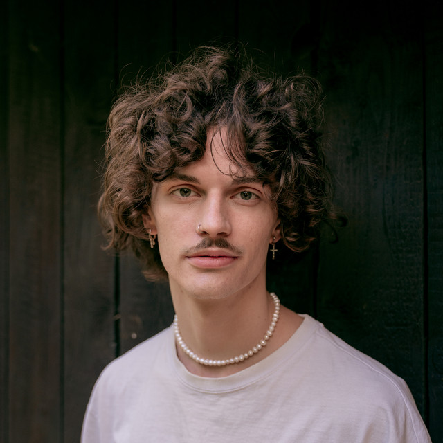 Pszona • Dyskografia • Życiorys • Utwory