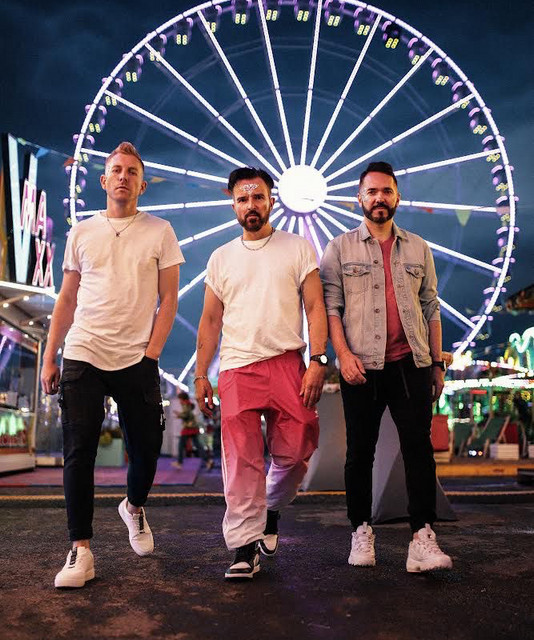 Loka • Dyskografia • Życiorys • Utwory