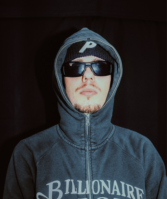 Yung adisz • Albumy • Piosenki • Życiorys