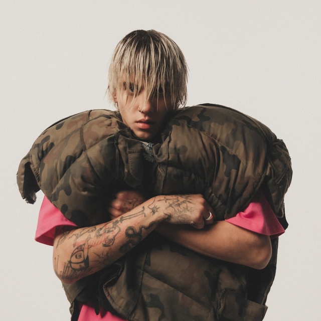 Kostek • Albumy • Piosenki • Życiorys