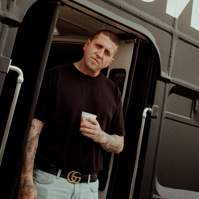 Białas • Albumy • Piosenki • Życiorys