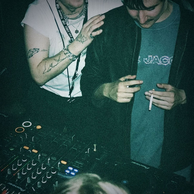 cross my heart / fancy (remixes) • Cały album • Wszystkie utwory • Wykonawca