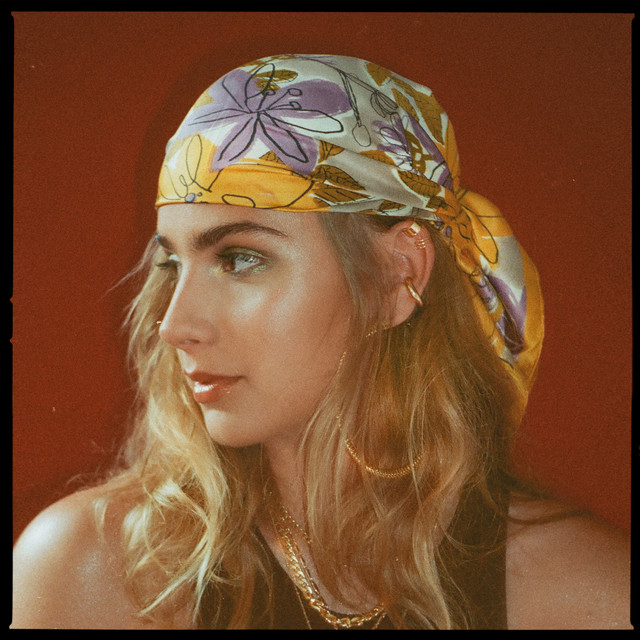 Wakacje W Warszawie • Cały album • Wszystkie utwory • Wykonawca