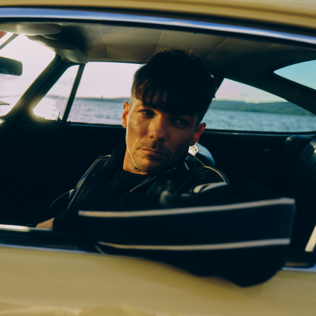 Louis Tomlinson • Albumy • Piosenki • Życiorys