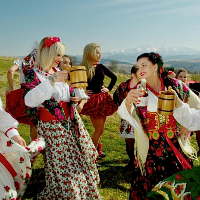 Hulaj dusza • Cały album • Wszystkie utwory • Wykonawca