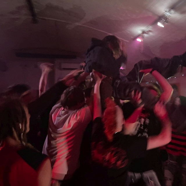 EKZZKLUZYWNY BUNT • Cały album • Wszystkie utwory • Wykonawca