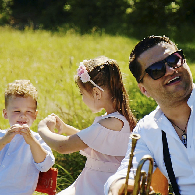 W promieniach słońca • Cały album • Wszystkie utwory • Wykonawca