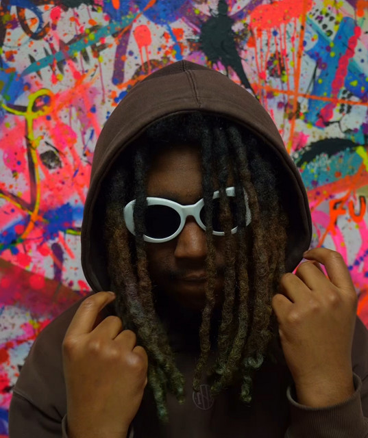 Kee Nola • Dyskografia • Życiorys • Utwory