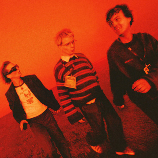 Potwory z szafy (feat. Kacperczyk) • Cały album • Wszystkie utwory • Wykonawca