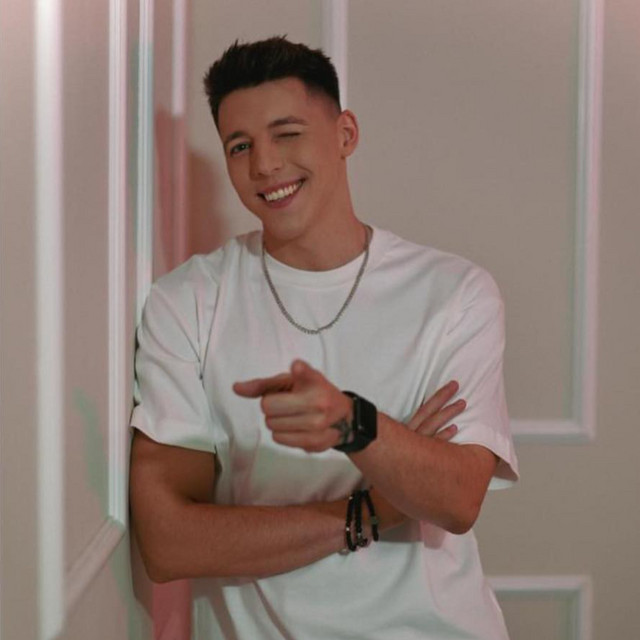 Marcin Kłosowski • Dyskografia • Życiorys • Utwory