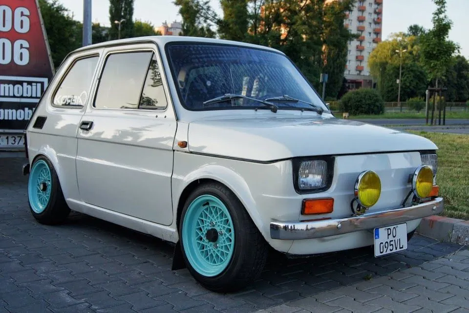 Tuning Fiata 126: Jak poprawić osiągi i wygląd tego klasyka?