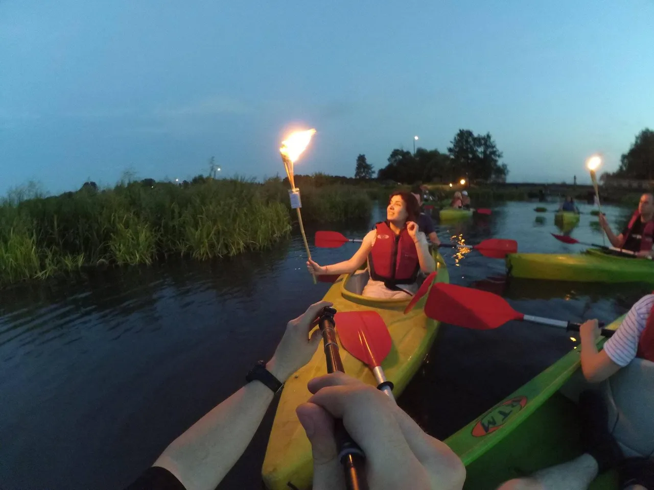 Spływ kajakowy Lublin: najlepsze trasy, ceny i porady dla początkujących