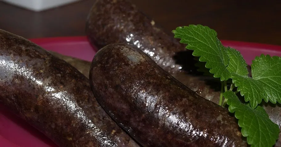 Jak szybko rozmrozić kaszankę - skuteczne metody bez czekania