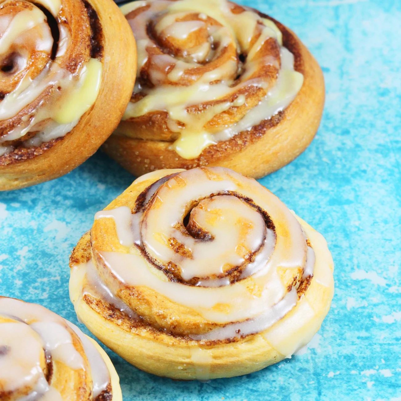 Cynamonowe ślimaczki - jak zrobić domowe wypieki krok po kroku