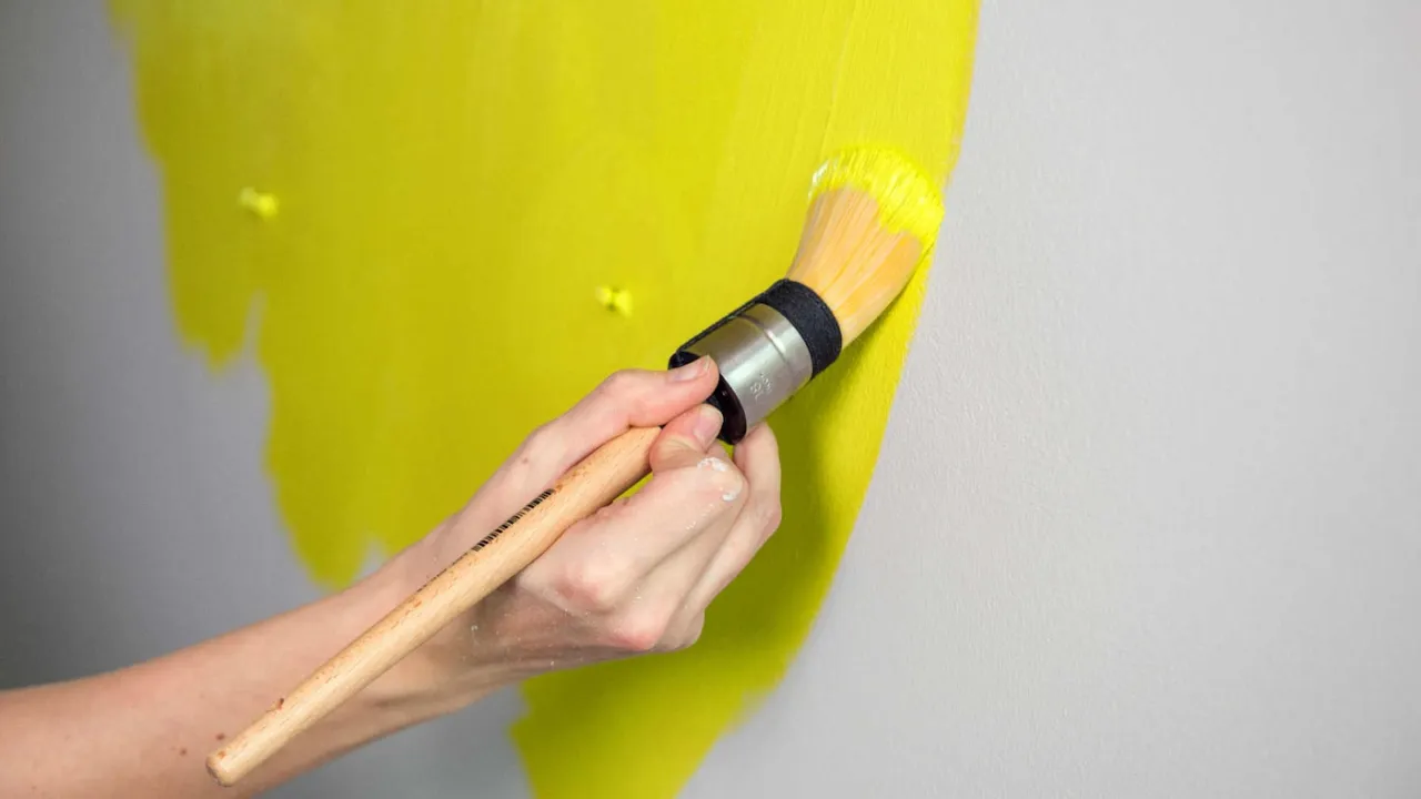 Ile kosztuje malowanie mieszkania w Krakowie? Sprawdź ceny i czynniki wpływające na koszt