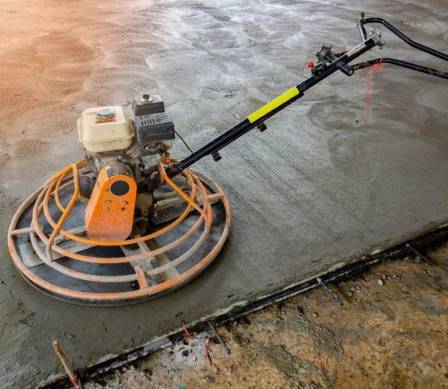 Kiedy zacierać beton gruszką? Optymalny czas i błędy, których unikać Kiedy zacierać beton gruszką? Optymalny czas i błędy, których unikać