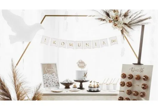 Jak udekorować stół na komunie dla chłopca – pomysły, które zachwycą Jak udekorować stół na komunie dla chłopca – pomysły, które zachwycą