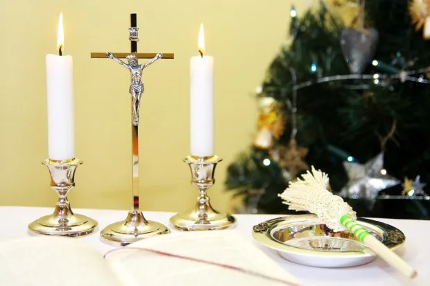 Jak podziękować księdzu za kolędę w sposób, który go wzruszy