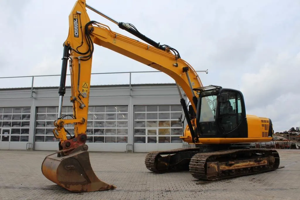 Ile kosztuje wyburzenie budynku gospodarczego? Zaskakujące ceny i ukryte koszty